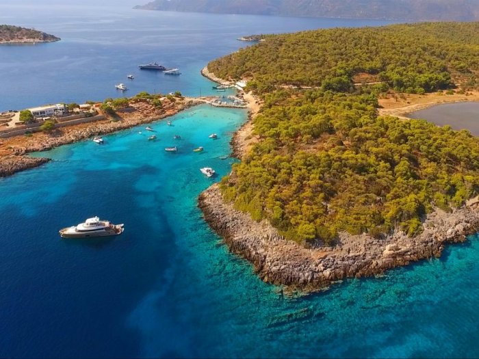 why to rent a rib boat from skyfall yacht charter to visit aponisos agisti in saronic gulf